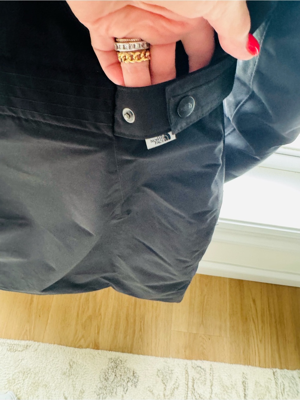 The North Face Women's New Outerboroughs Parka In Black - Picture 4 of 15
